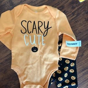 BRAND NEW OLD NAVY HALLOWEEN SET SZ. 6-9 MOS.